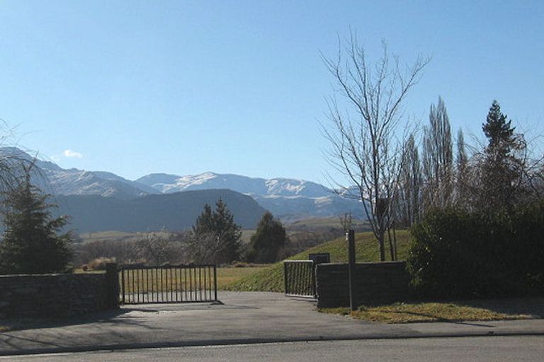 Photo of property in 22 Wellswood Way, Lower Shotover, Queenstown, 9371