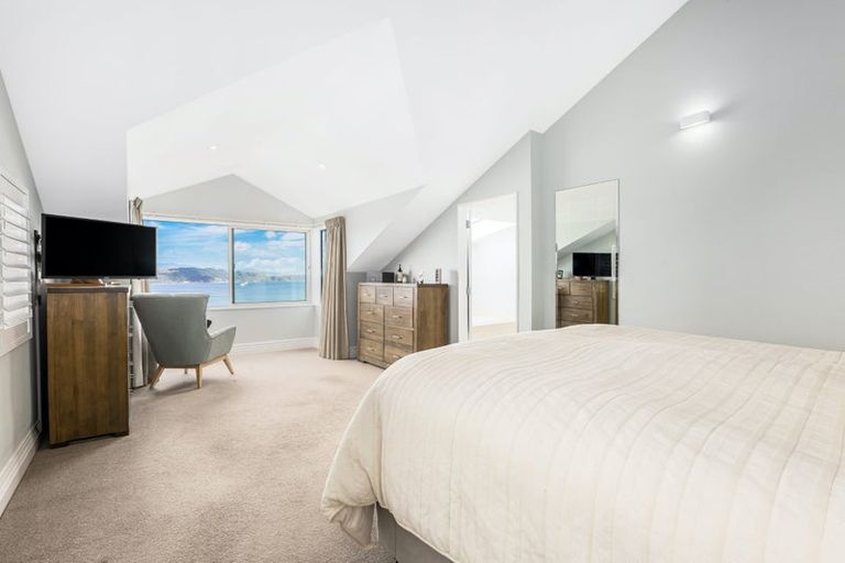 Photo of property in 5 Curnow Way, Kaiwharawhara, Wellington, 6035