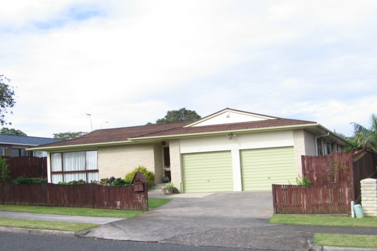 Photo of property in 7 Jillteresa Crescent, Half Moon Bay, Auckland, 2012