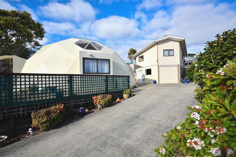 Photo of property in 12 Island View Terrace, Waikanae Beach, Waikanae, 5036
