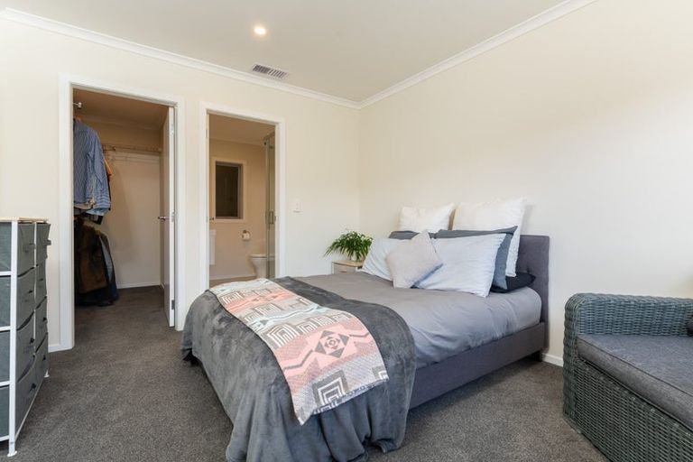 Photo of property in 17 Prestwich Rise, Churton Park, Wellington, 6037