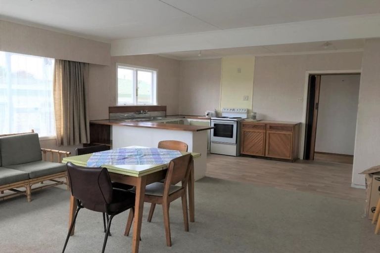 Photo of property in 221 Mangorei Road, Merrilands, New Plymouth, 4312