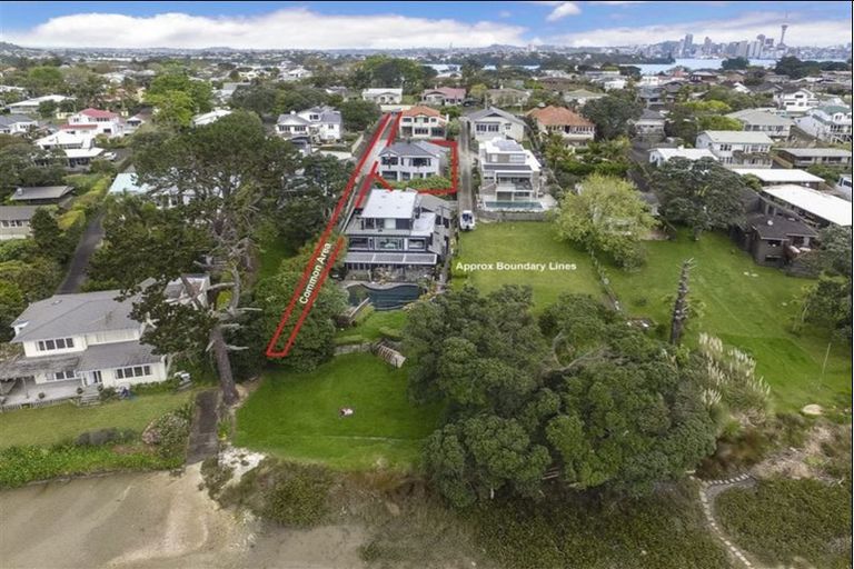 Photo of property in 2/61 Beresford Street, Bayswater, Auckland, 0622