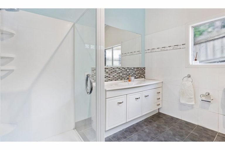 Photo of property in 25 Duncansby Road, Stanmore Bay, Whangaparaoa, 0932