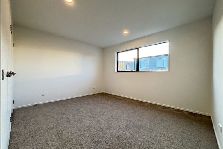 Photo of property in 24a Poruru Close, Papakura, 2110