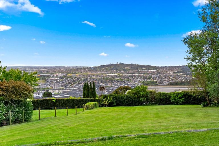 Photo of property in 190 Redoubt Road, Flat Bush, Auckland, 2019