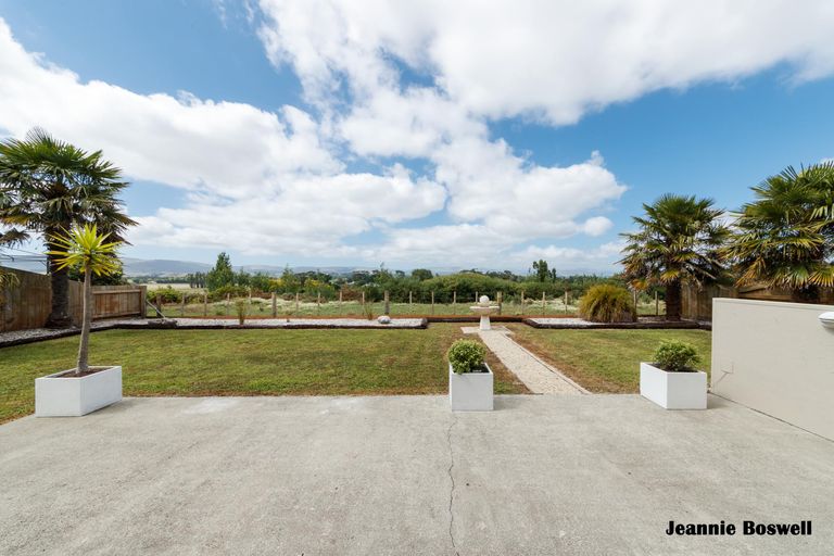 Photo of property in 55 Royal Oak Drive, Kelvin Grove, Palmerston North, 4414