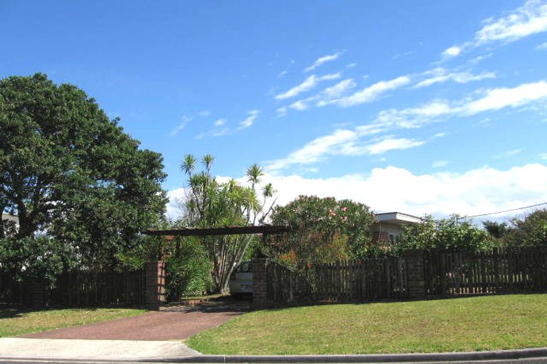Photo of property in 21 Tui Street, Torbay, Auckland, 0630