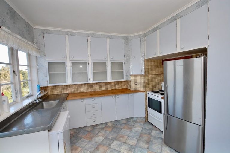 Photo of property in 94 Ocean View Road, Northcote, Auckland, 0627