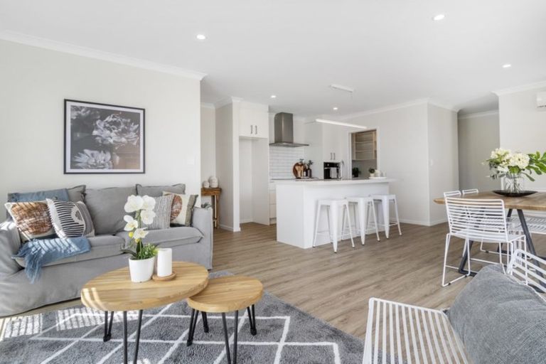 Photo of property in 77 Bert Wall Drive, Omokoroa, 3114