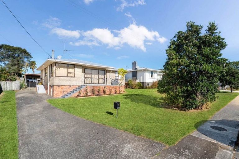 Photo of property in 7 Cobham Crescent, Kelston, Auckland, 0602
