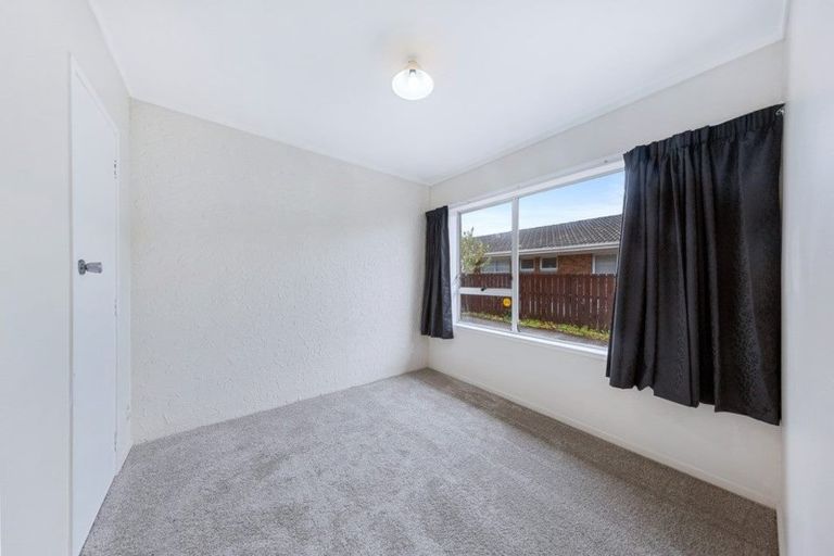 Photo of property in 2/25 Grande Vue Road, Hillpark, Auckland, 2102