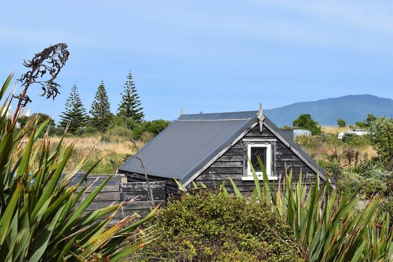 Photo of property in 18 Beachview Grove, Peka Peka, Waikanae, 5391