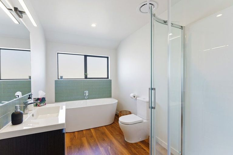 Photo of property in 17 Kaiwaru Place, Waikanae, 5036