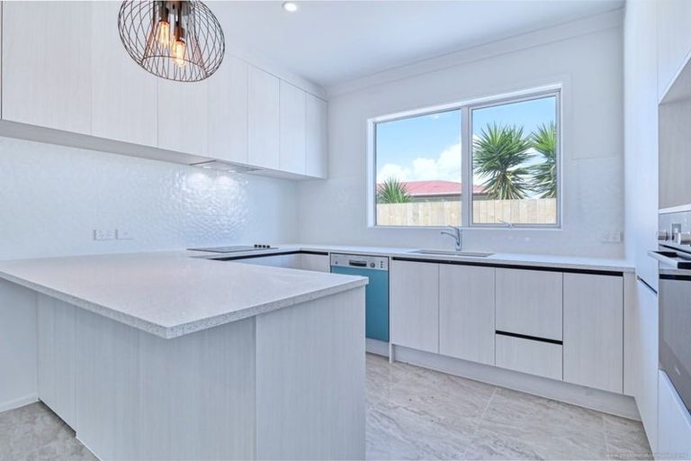 Photo of property in 102c Gloucester Road, Manurewa, Auckland, 2102