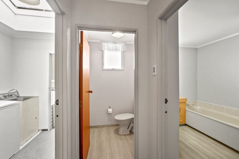 Photo of property in 3/66 Waiwaka Terrace, Strandon, New Plymouth, 4312