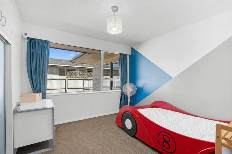 Photo of property in 13 Davidson Crescent, Hornby, Christchurch, 8042