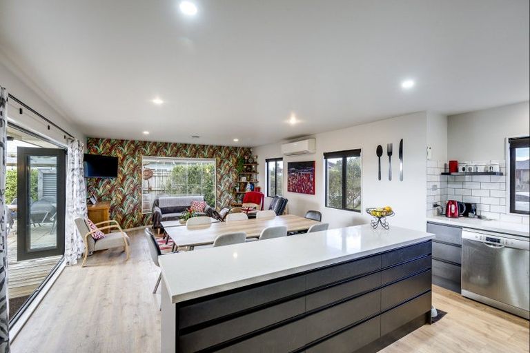 Photo of property in 5 Scott Place, Havelock North, 4130
