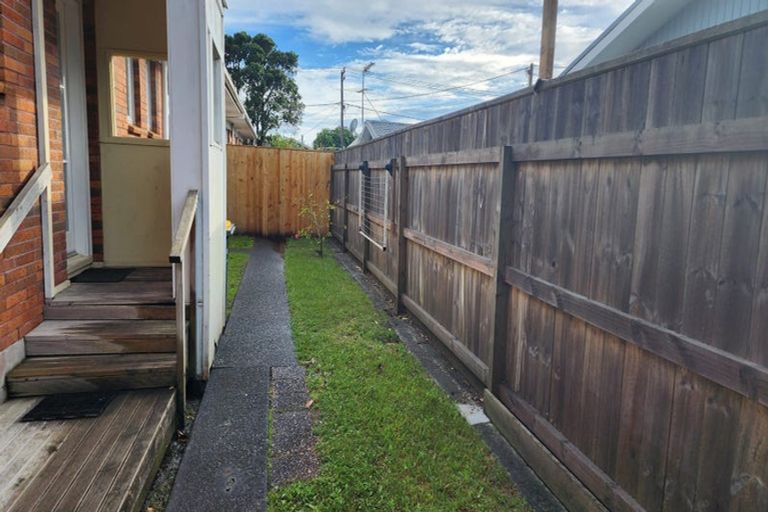 Photo of property in 2/17 Doment Crescent, Orewa, 0931