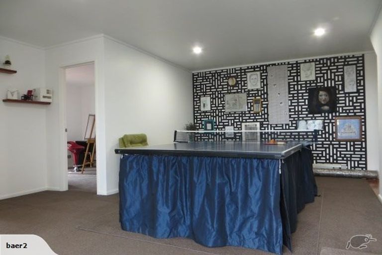 Photo of property in 96 Grovenor Drive, Orewa, 0931
