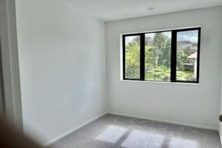 Photo of property in 7 Liban Place, Massey, Auckland, 0614
