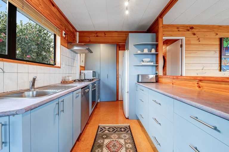 Photo of property in 18 Hinemoa Place, Snells Beach, 0920