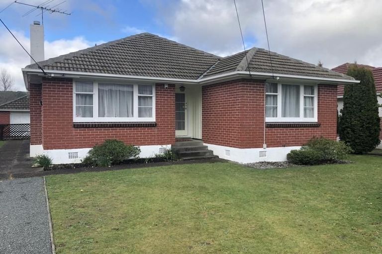 Photo of property in 82 Fraser Crescent, Elderslea, Upper Hutt, 5018