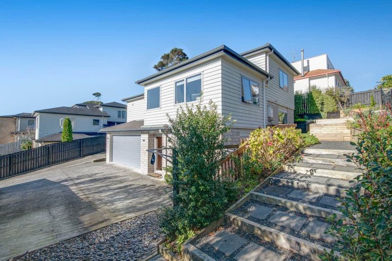 Photo of property in 69 Tamahere Drive, Glenfield, Auckland, 0629