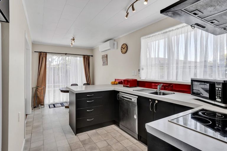 Photo of property in 11 Warkworth Grove, Bell Block, New Plymouth, 4312