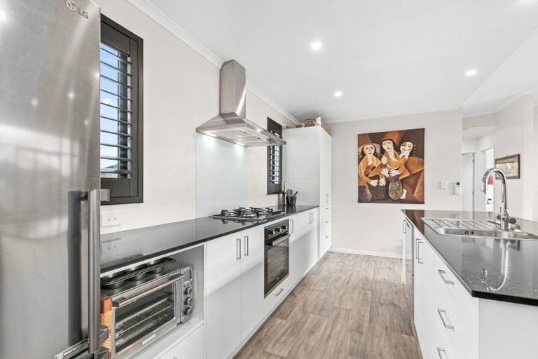 Photo of property in 18 Dee Street, Otane, 4202