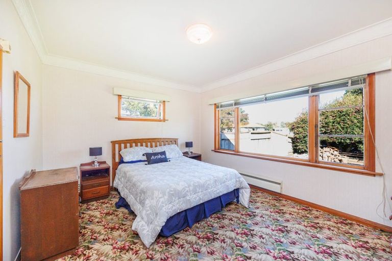 Photo of property in 6 Freyberg Street, Roslyn, Palmerston North, 4414