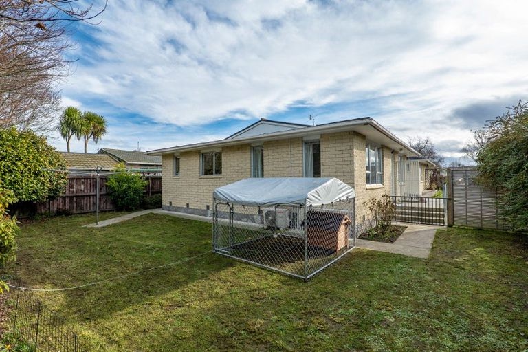 Photo of property in 2/38 Oldwood Street, Bishopdale, Christchurch, 8053