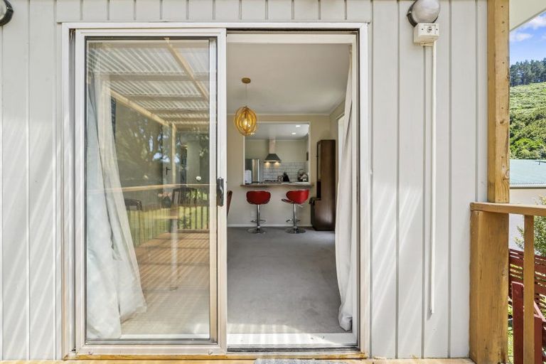 Photo of property in 15 Westhaven Drive, Tawa, Wellington, 5028