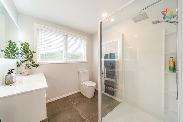 Photo of property in 4/30 London Road, Korokoro, Lower Hutt, 5012