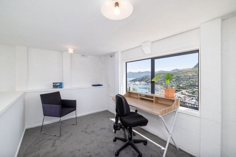 Photo of property in 10 Foster Terrace, Lyttelton, 8082