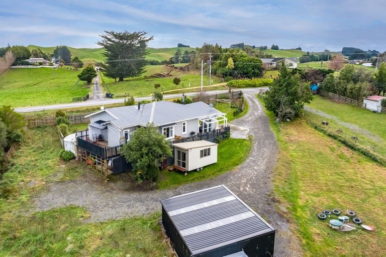 Photo of property in 133 Adelaide Road, Dannevirke, 4930