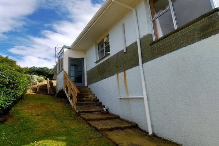 Photo of property in 16 Seaview Terrace, Kew, Dunedin, 9012