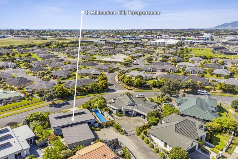 Photo of property in 8 Millennium Hill, Paraparaumu, 5032
