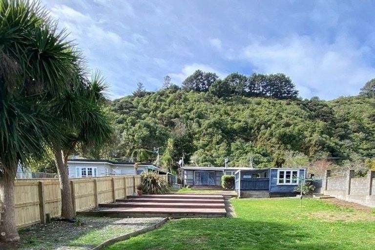 Photo of property in 172 Main Road South, Raumati South, Paraparaumu, 5032