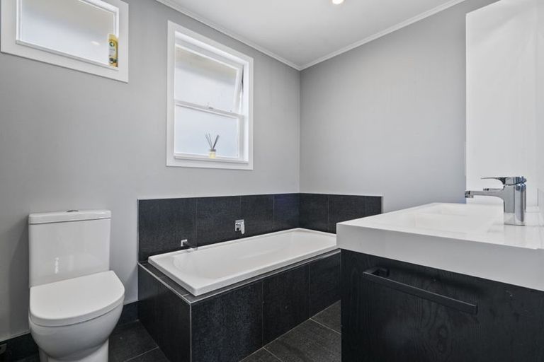 Photo of property in 20 Albion Place, Papakura, 2110