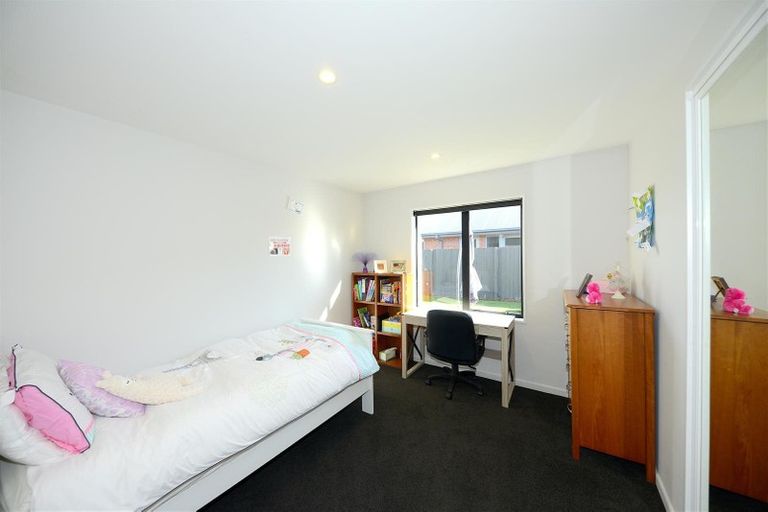 Photo of property in 24 Davaar Crescent, Broomfield, Christchurch, 8042