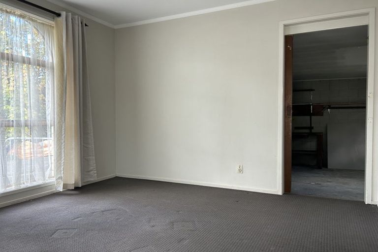 Photo of property in 1/39 Clevedon Road, Papakura, 2110