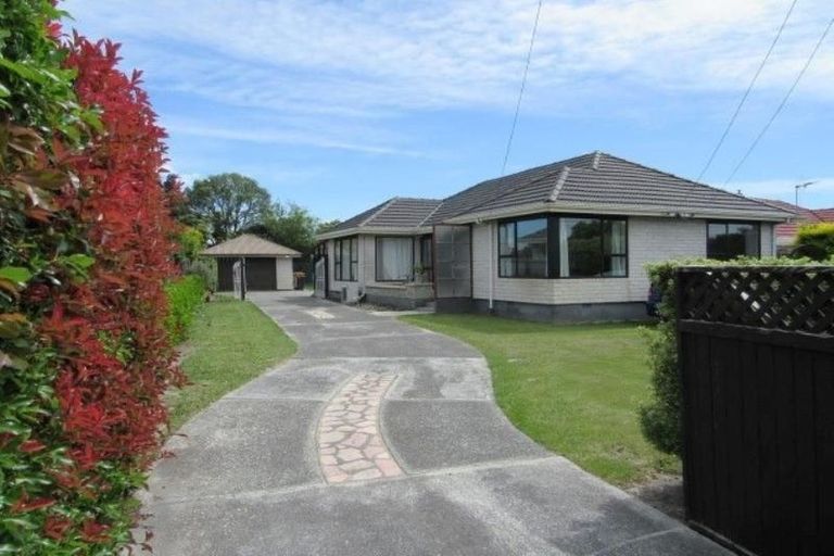 Photo of property in 12 Mappleton Avenue, Burnside, Christchurch, 8053