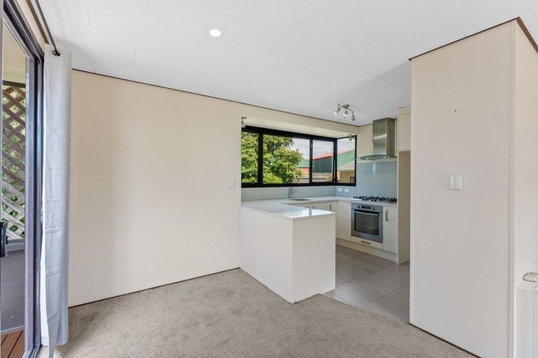 Photo of property in 10 Robert Grove, Paraparaumu, 5032