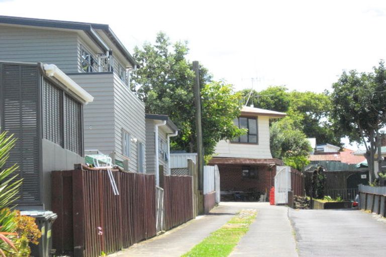 Photo of property in 23 Putini Road, Mangere Bridge, Auckland, 2022