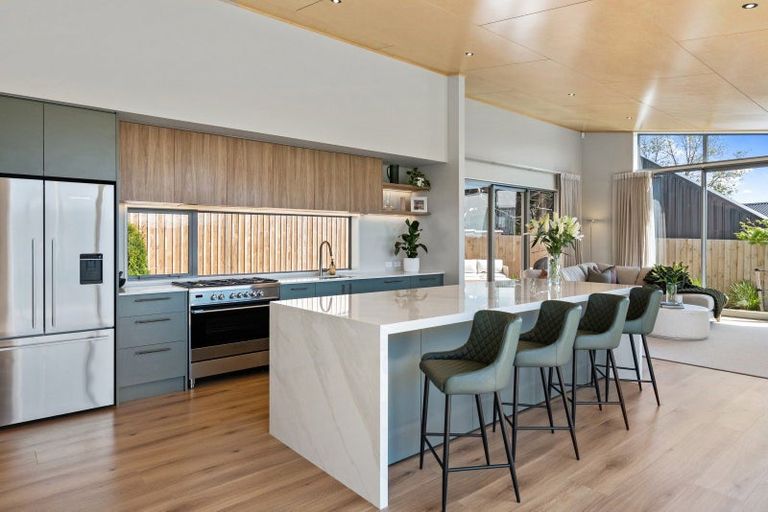 Photo of property in 13 Barnfields Close, Halswell, Christchurch, 8025