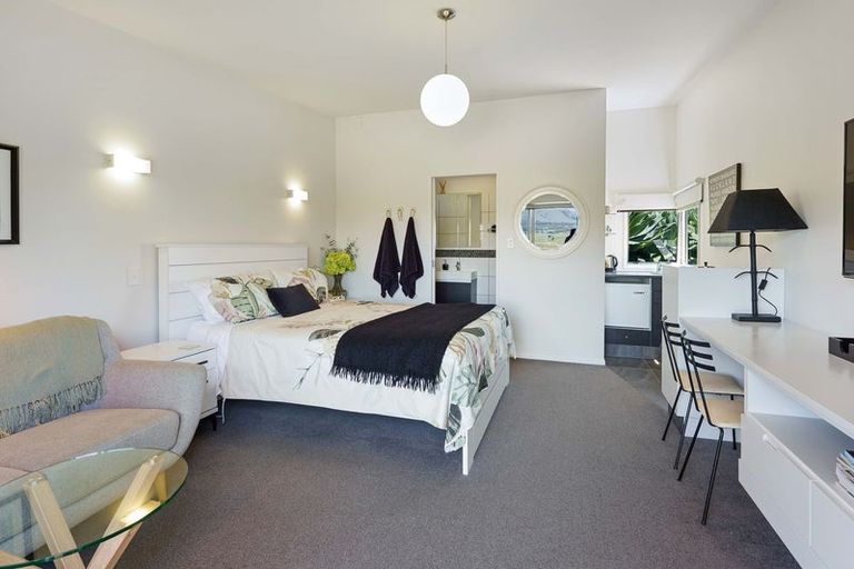 Photo of property in 104 Raukawa Road, Peka Peka, Waikanae, 5391