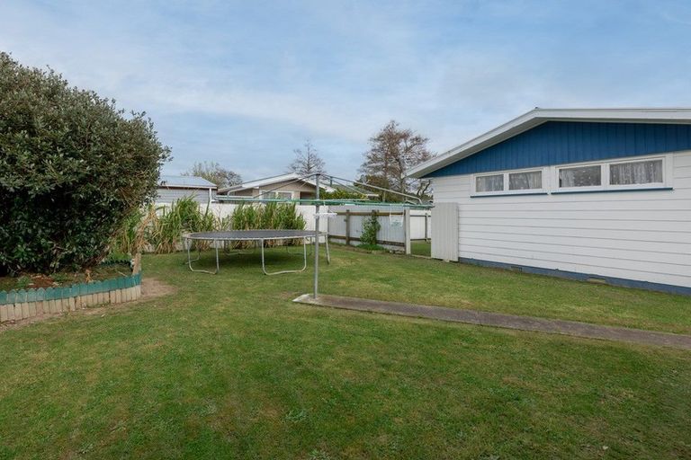 Photo of property in 19 Halswell Crescent, Westbrook, Palmerston North, 4412