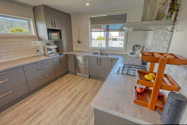 Photo of property in 136 Shakespeare Street, Greymouth, 7805