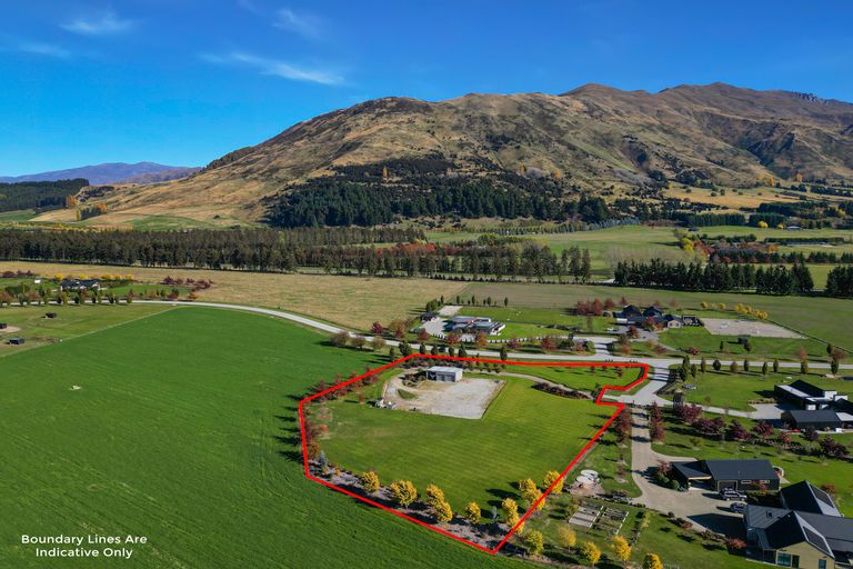 Photo of property in 14 Little Orchard Way, Wanaka, 9382